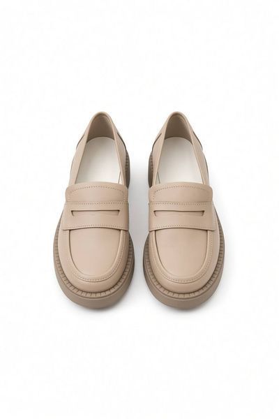 Loafersy z naturalnej sk&oacute;ry w kolorze kości słoniowej z ozdobną kokardą, rozmiar 39. 🤍
