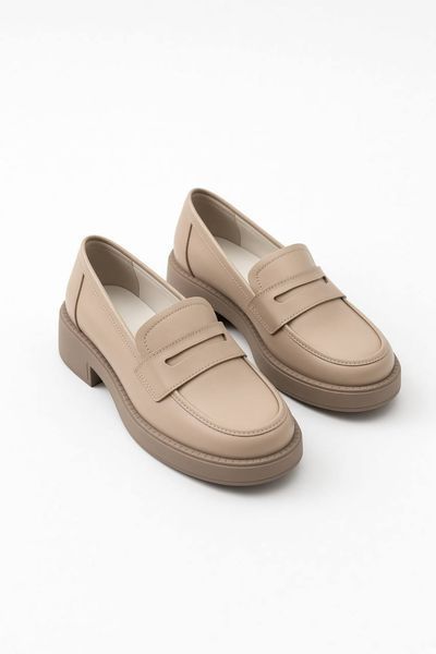 Loafersy z naturalnej sk&oacute;ry w kolorze kości słoniowej z ozdobną kokardą, rozmiar 39. 🤍